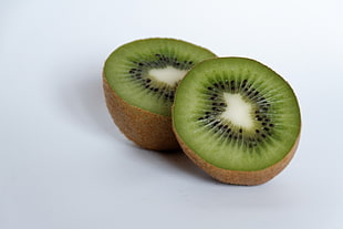 sliced Kiwi