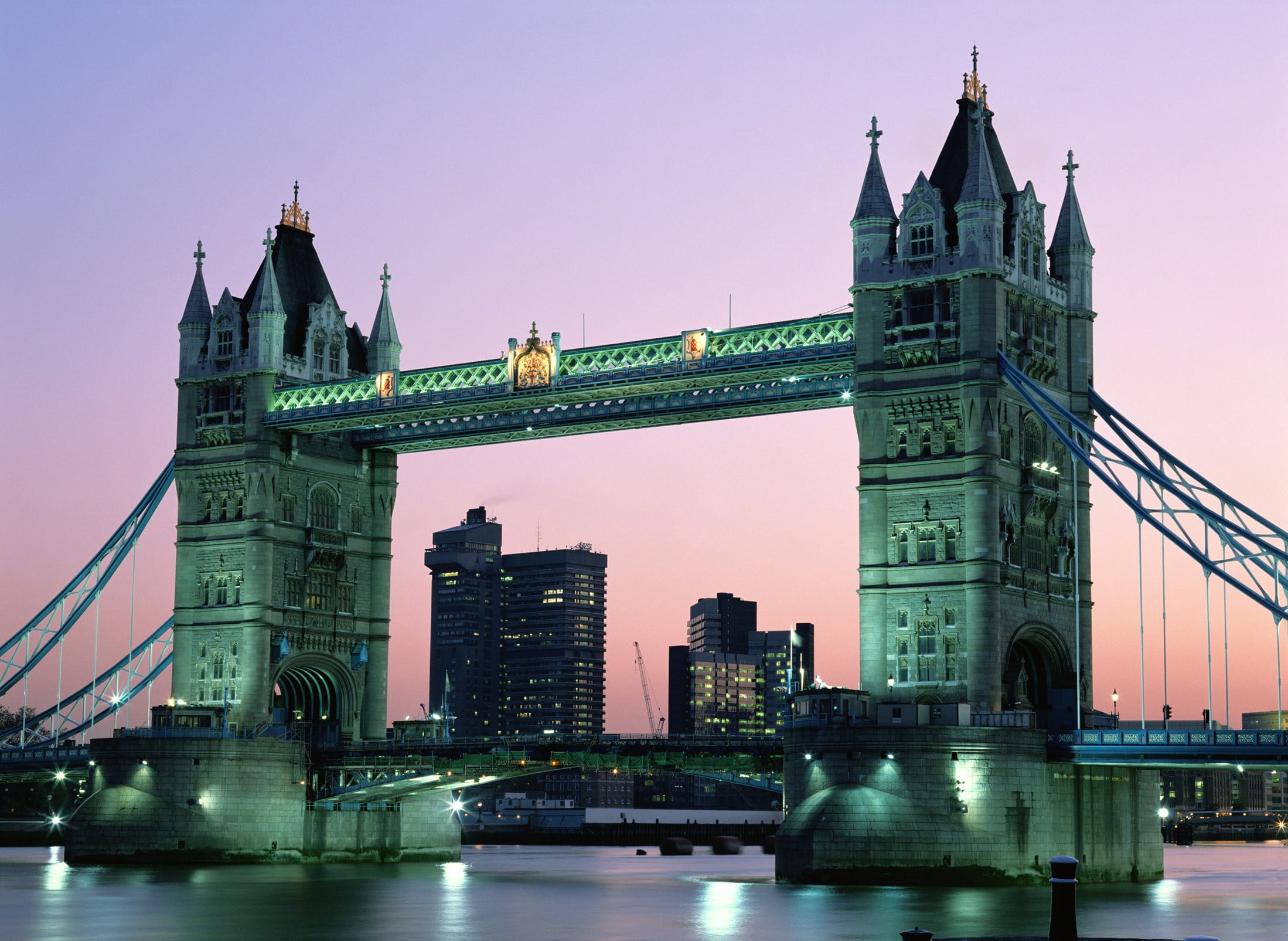 Название стран достопримечательности. Тауэрский мост. Тауэрский мост символ Лондона. Тауэрский мост достопримечательности Лондона. Тауэрский мост с Биг Беном в Лондоне.