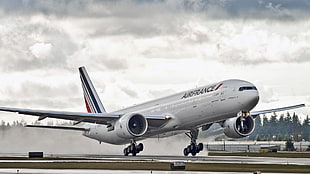Airfrance plane taking off