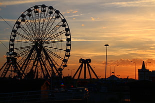 silhouette of Ferris wheel