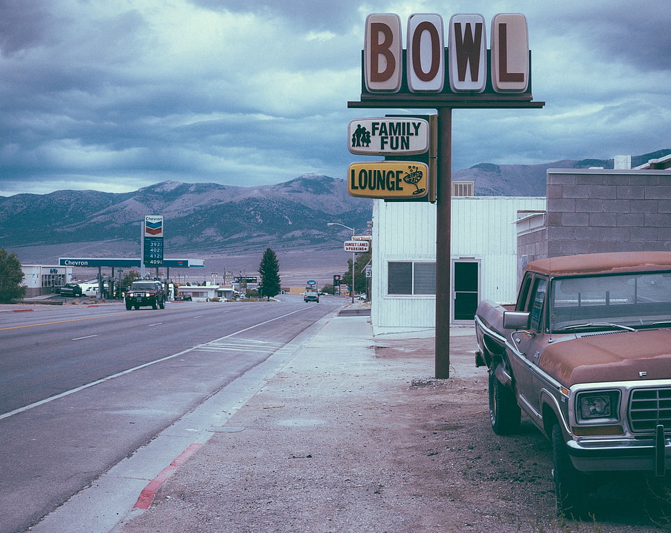 white and brown bowling sign, nature HD wallpaper