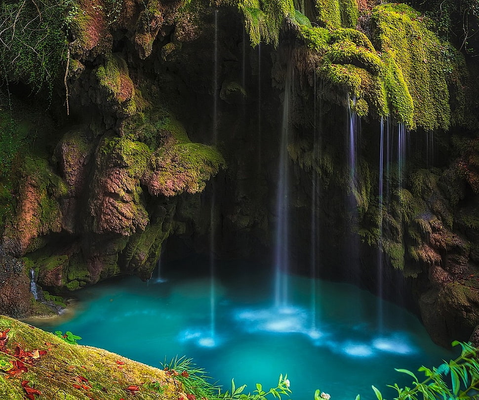 waterfalls wallpaper, waterfall, moss, grass, nature HD wallpaper