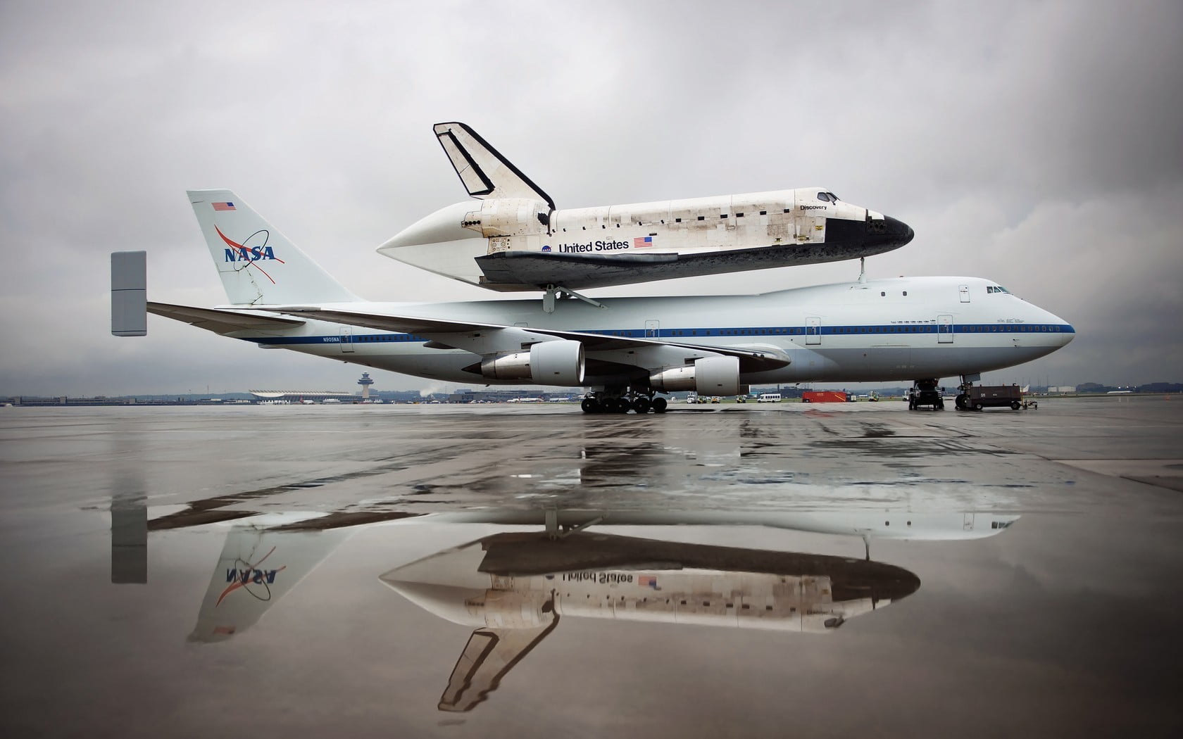 white and beige NASA space shuttle, NASA, Boeing 747, space shuttle, Discovery