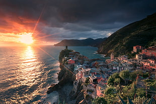 concrete houses, Italy, sea, sunlight, Vernazza HD wallpaper