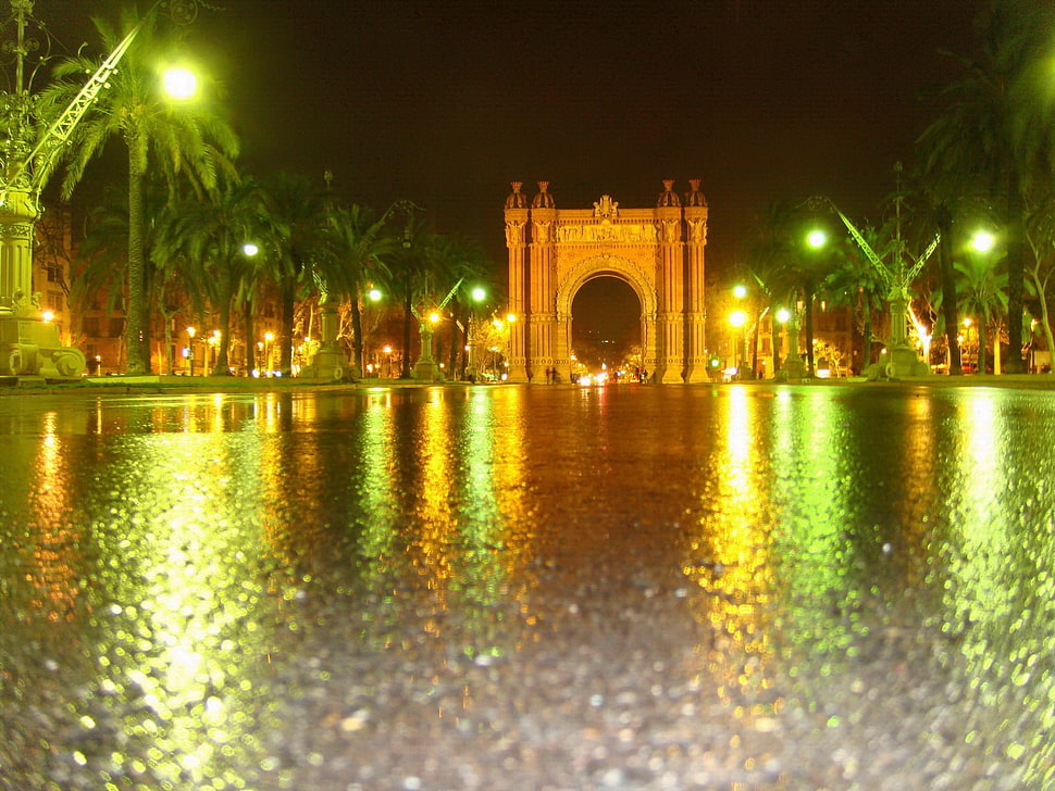 brown Arc during night HD wallpaper