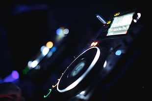 black DJ mixer, mixing consoles, turntables