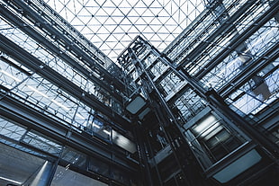 black metal elevator frame, Claudio De Sat, architecture, modern, elevator