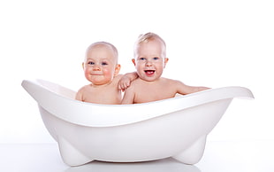 baby's white bathtub HD wallpaper