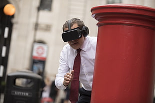 black VR goggles, Johnny English Strikes Again, Rowan Atkinson, VR