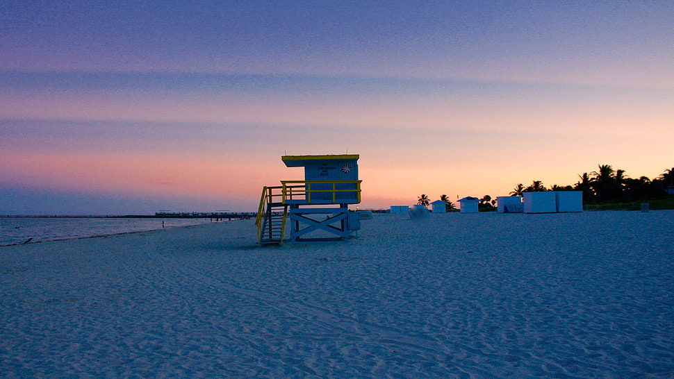 grey and yellow lifeguard house, sand, beach HD wallpaper