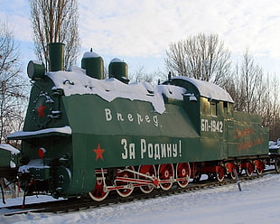 green and white train, Armoured train, USSR HD wallpaper