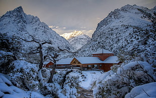 snow-covered house, hotel, mountains, winter, Chile HD wallpaper