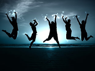 five person jumping HD wallpaper