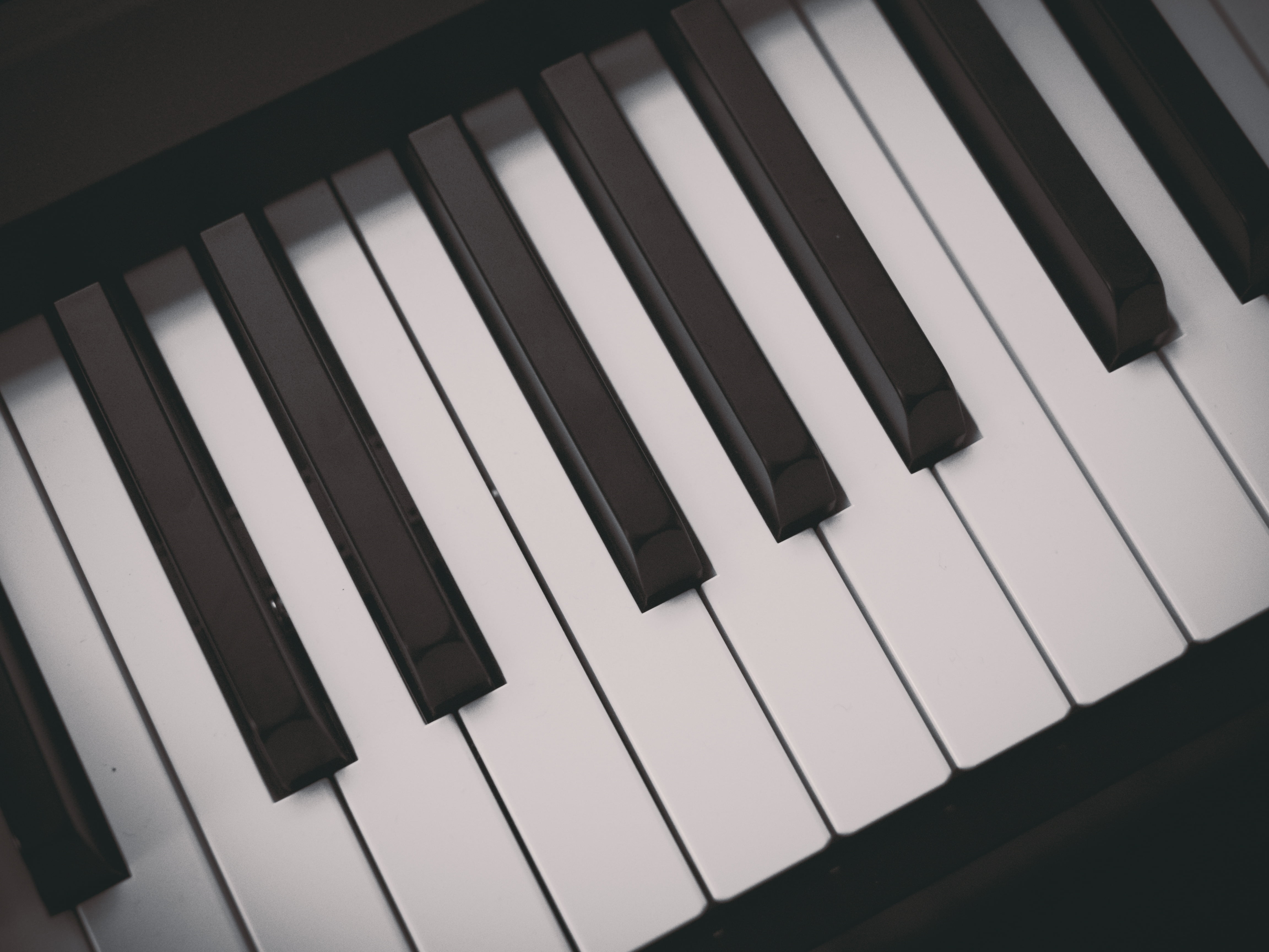 Download Gambar Wallpaper Black and White Piano terbaru 2020