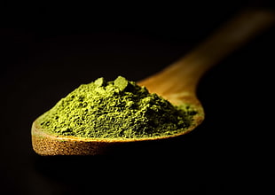 green powder, dark, tea, spoon, green