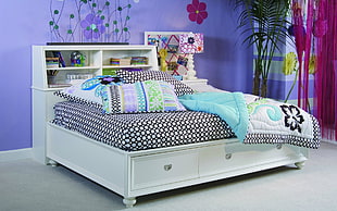 white wooden upholstered bed with bed sheet and pillows HD wallpaper