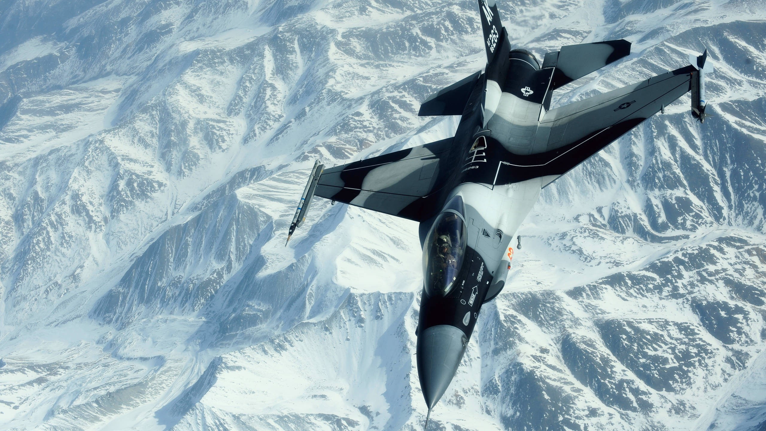 gray and white aircraft, General Dynamics F-16 Fighting Falcon, military aircraft, aircraft, vehicle