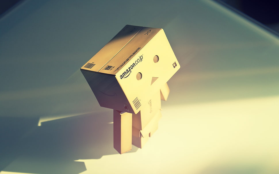 Amazon robot box HD wallpaper
