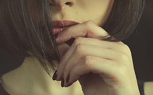 woman touching her lips HD wallpaper