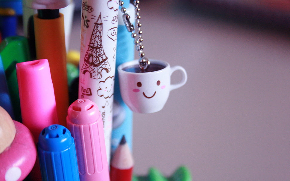 white teacup keychain HD wallpaper