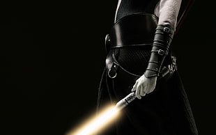 man holding lightsaber digital wallpaper, Star Wars, lightsaber HD wallpaper