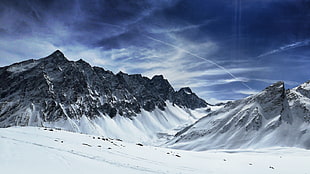 glacier mountain under blue sky at daytime HD wallpaper