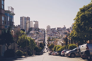 concrete building and car lot, cityscape, road, car, San Francisco HD wallpaper