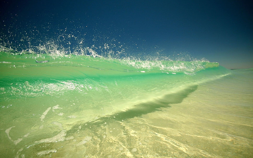 selective focus photography of crystal clear wave HD wallpaper