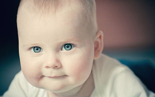 baby's portrait photo HD wallpaper