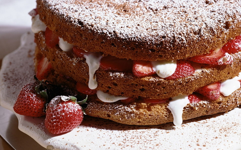 strawberry cake on plate HD wallpaper