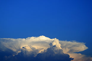white and blue cloud HD wallpaper