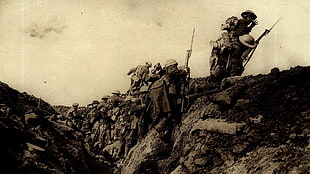 photo of soldiers in battle field HD wallpaper