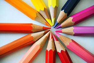 assorted color of coloring pencils HD wallpaper