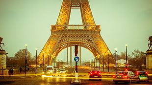 photography of Eiffel tower during daytime HD wallpaper