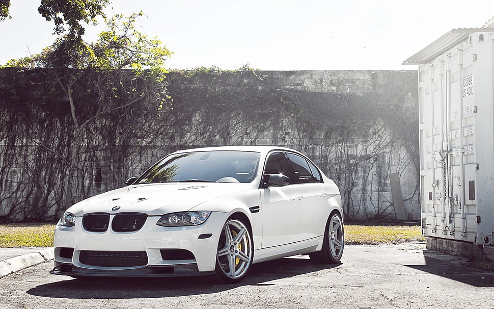 white BMW E-series, car, BMW HD wallpaper