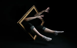 person inside mirror illustration HD wallpaper