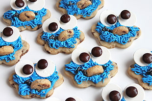 Cookie Monster pastry HD wallpaper