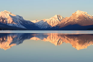reflection photography of mountains during daytime HD wallpaper
