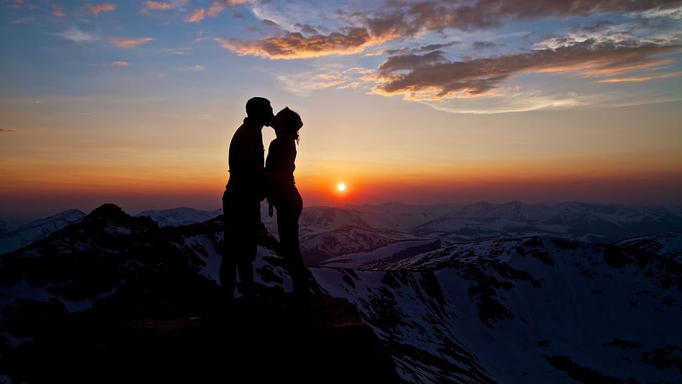 sunset silhouette1 photo of a couple kissing HD wallpaper