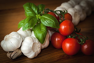 red tomatoes and white garlic