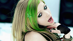 Avril Lavigne, Avril Lavigne, open mouth, singer, green hair