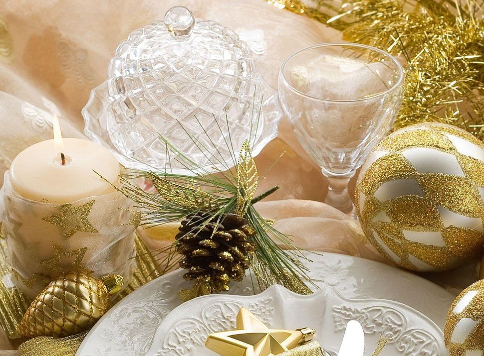 clear butter dish beside goblets HD wallpaper