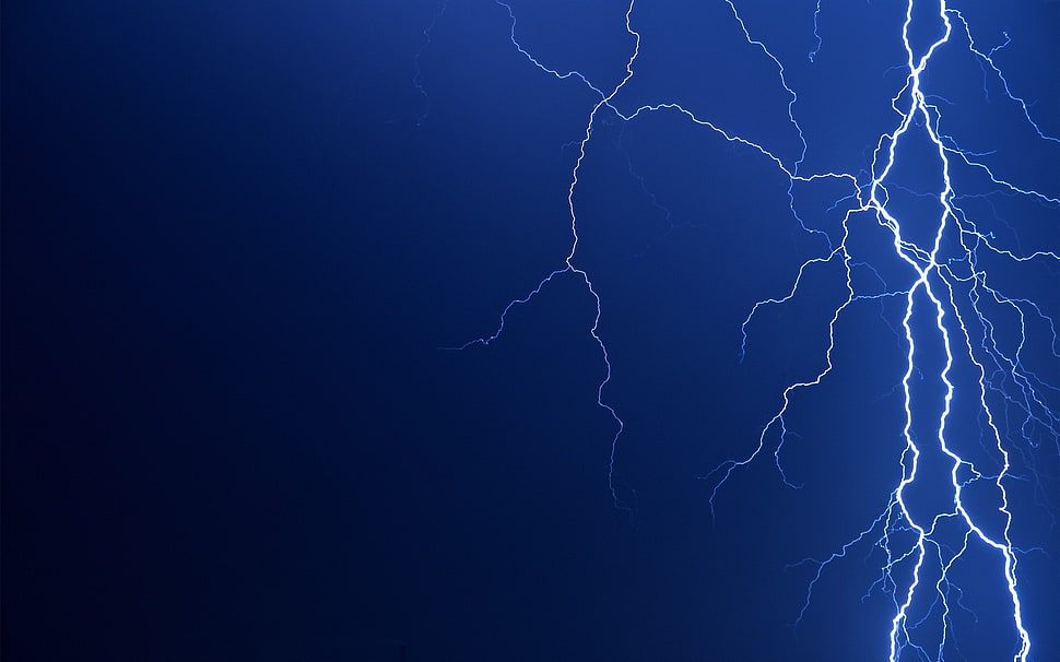 photo of lightning strike HD wallpaper