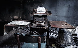vintage black and brown typewriter, ruin, ruins, abandoned, typewriters HD wallpaper