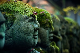 close-up photography of concrete man, moss, sculpture, culture HD wallpaper
