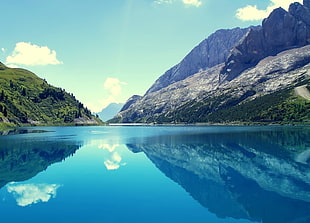green mountain and blue water, landscape