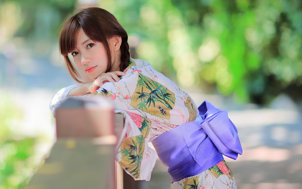 woman in white and green floral kimono HD wallpaper