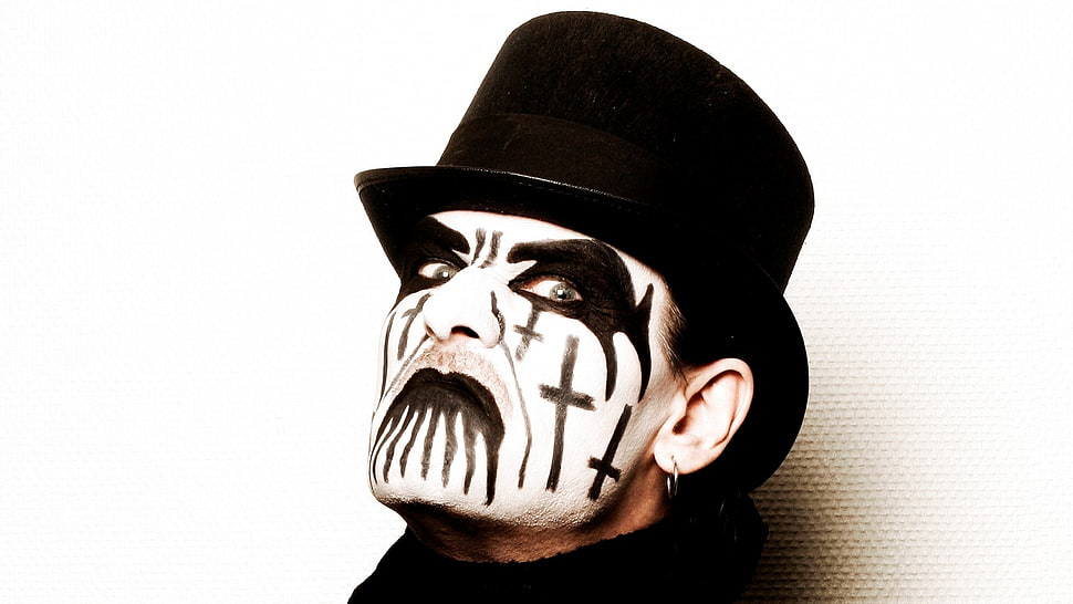 man wearing black hat HD wallpaper
