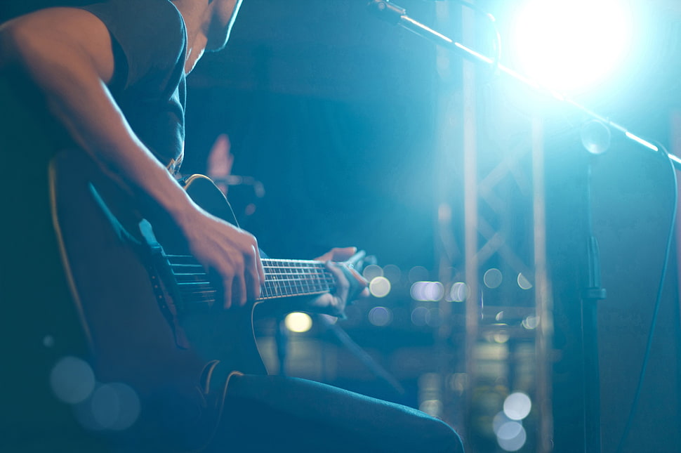 black electric guitar, guitar, lights, microphone, playing HD wallpaper