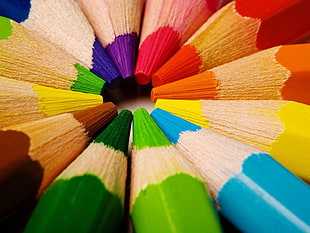 assorted colored pencils HD wallpaper